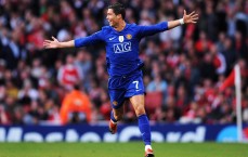 pg模拟器app下载-蒿俊闵回归献巅峰表演，武汉队后防溃败赛季首胜遥不可及