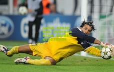 pg模拟器：凌晨四点欧冠激战！巴萨诺坎普对决法兰克福，曾遭双重羞辱后首发阵容震撼揭晓