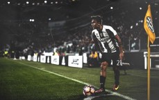 pg模拟器app下载：维尼修斯与阿隆索关系紧张，皇马球星或酝酿转会风波