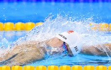 pg模拟器app下载_【视频】沙特球迷玩起人浪 半场2比0领先国足