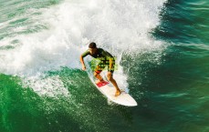 【pg模拟器】武磊背后的上海姑娘，仲佳蓓20岁嫁人定居西班牙，贤妻风范成就家庭与事业双赢