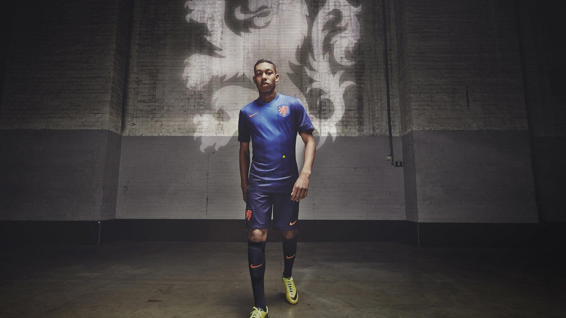 炸鱼降临绿茵场！比朔夫戴帽卡尔双响，德国U21队6-0横扫对手展现恐怖统治力